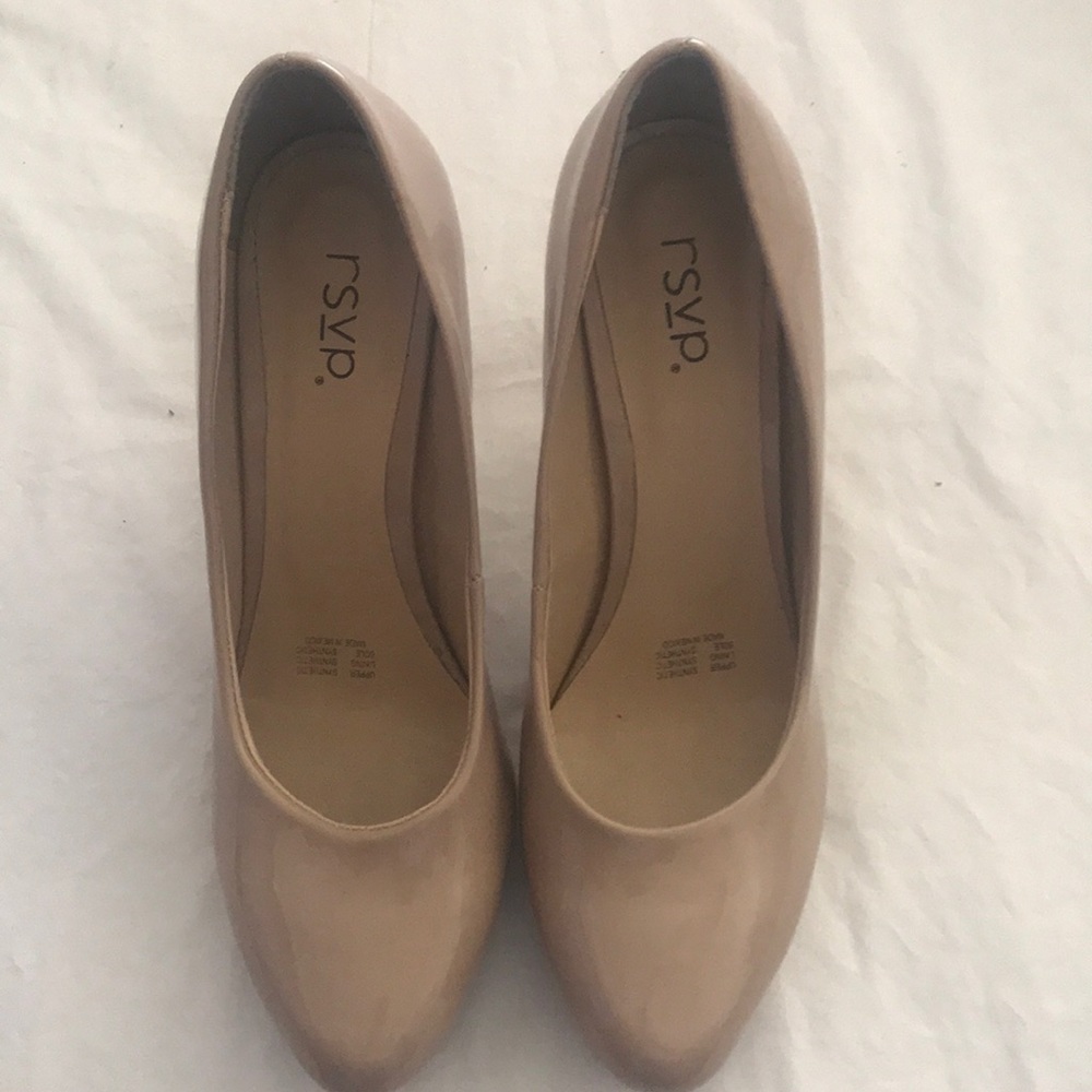 Nude Patent Pumps